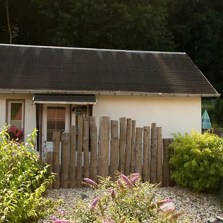 Kleines Zu Füßen Des Rennsteigs