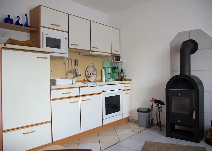 Kleines Zu Füßen Des Rennsteigs * Ruhla