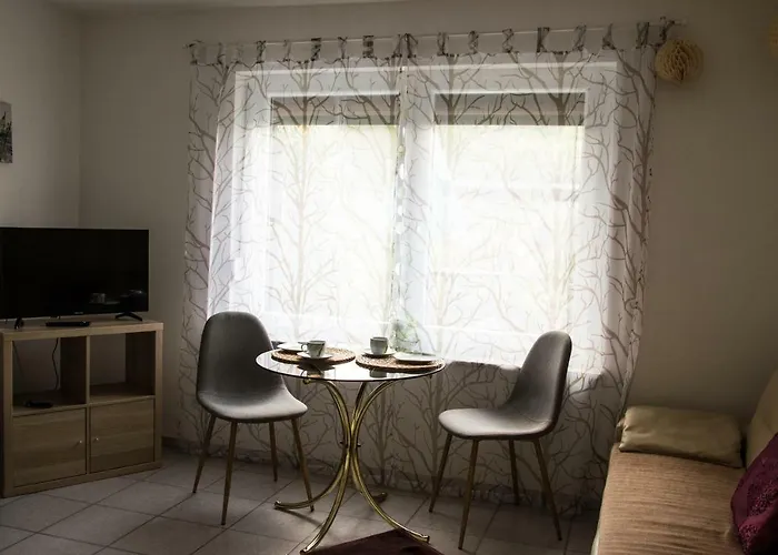 Kleines Zu Fuessen Des Rennsteigs ルーラ